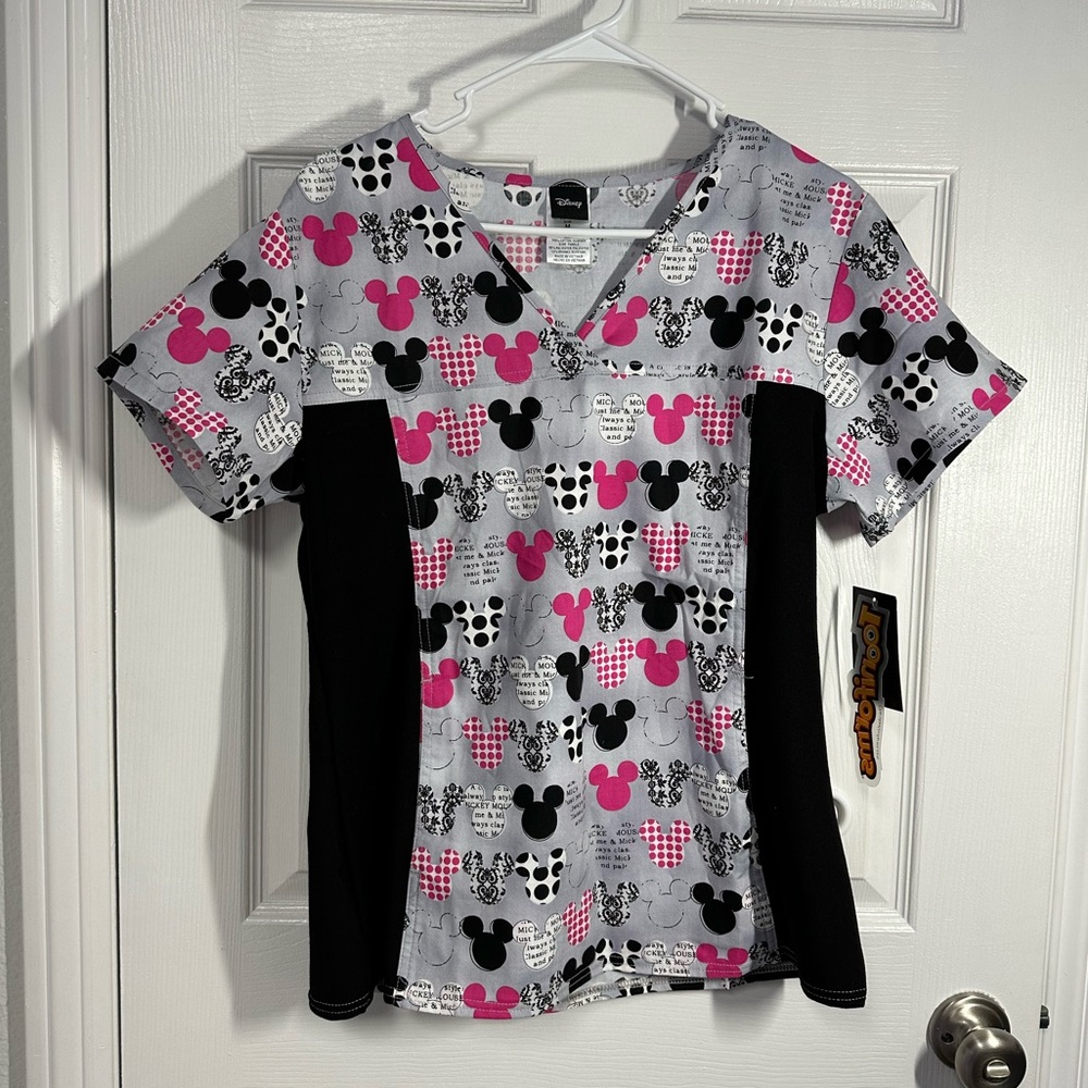 NWT DISNEY by Cherokee Women’s Scrub Top Size Medium